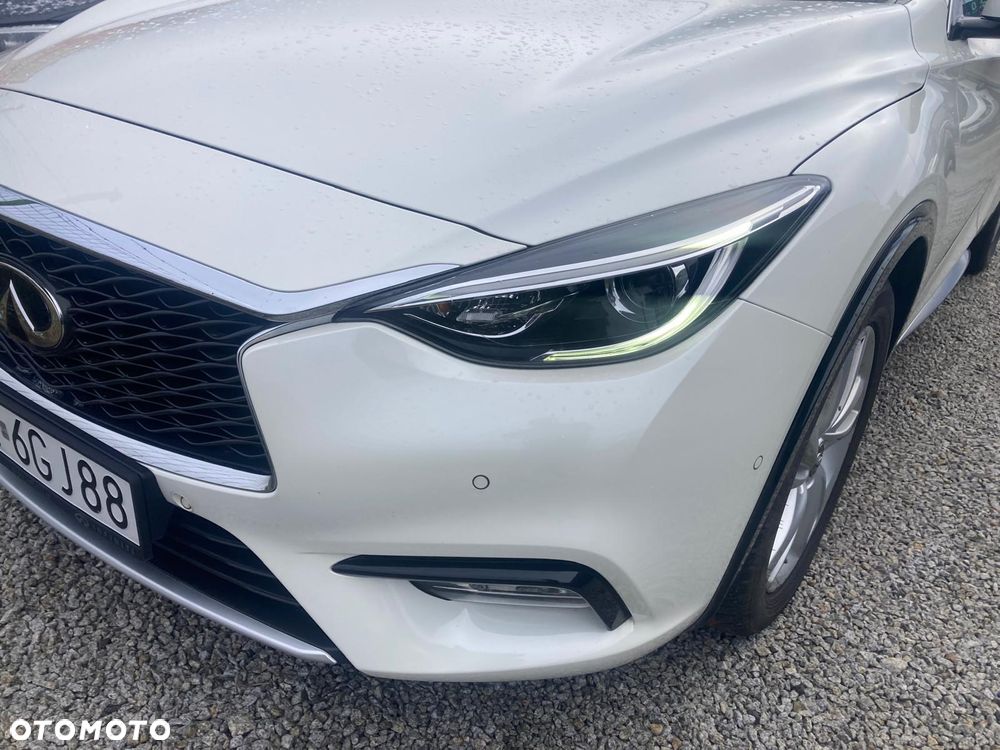 Infiniti Q30 1.6t Premium 7DCT - 25