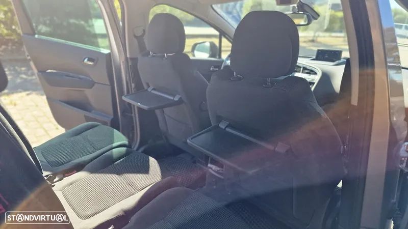 Peugeot 5008 1.6 HDi 7L Allure - 17