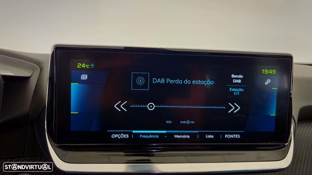 Peugeot e-2008 Allure - 14