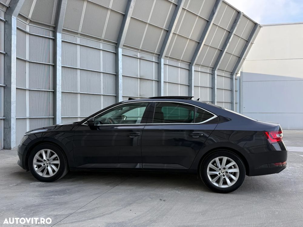 Skoda Superb 2.0 TDI DSG Premium Edition - 10