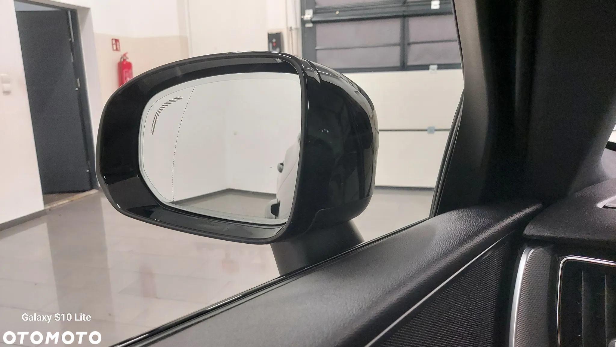 Volvo XC 60 B4 D AWD Plus Dark - 27