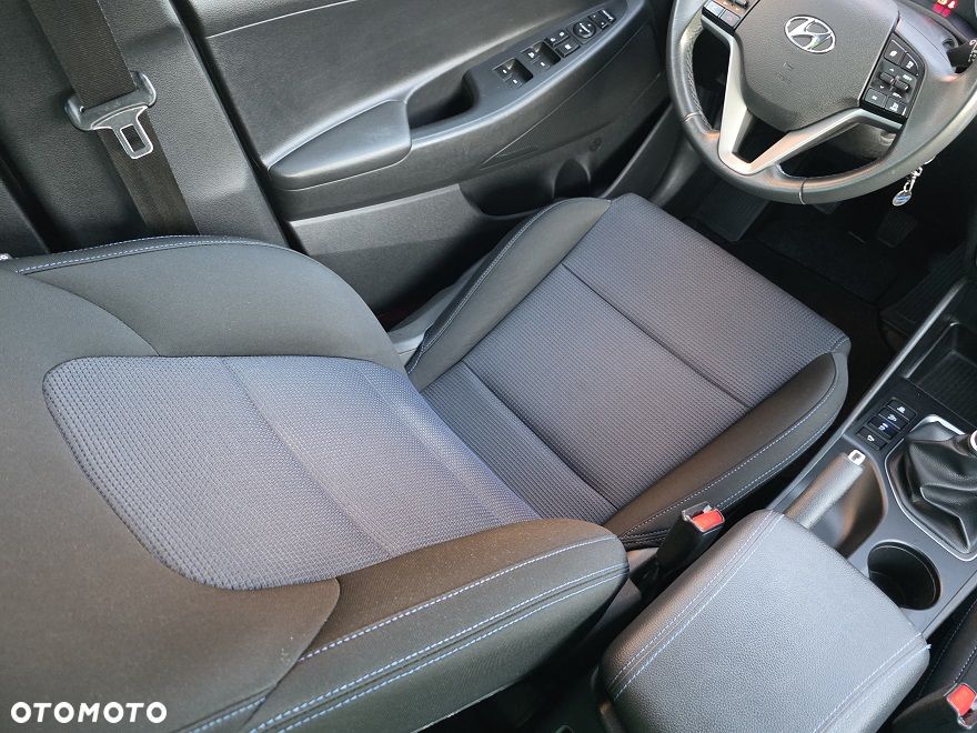 Hyundai Tucson 1.6 GDI BlueDrive Style 2WD - 25