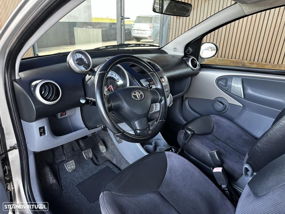Toyota Aygo 1.0 Style Pack - 17