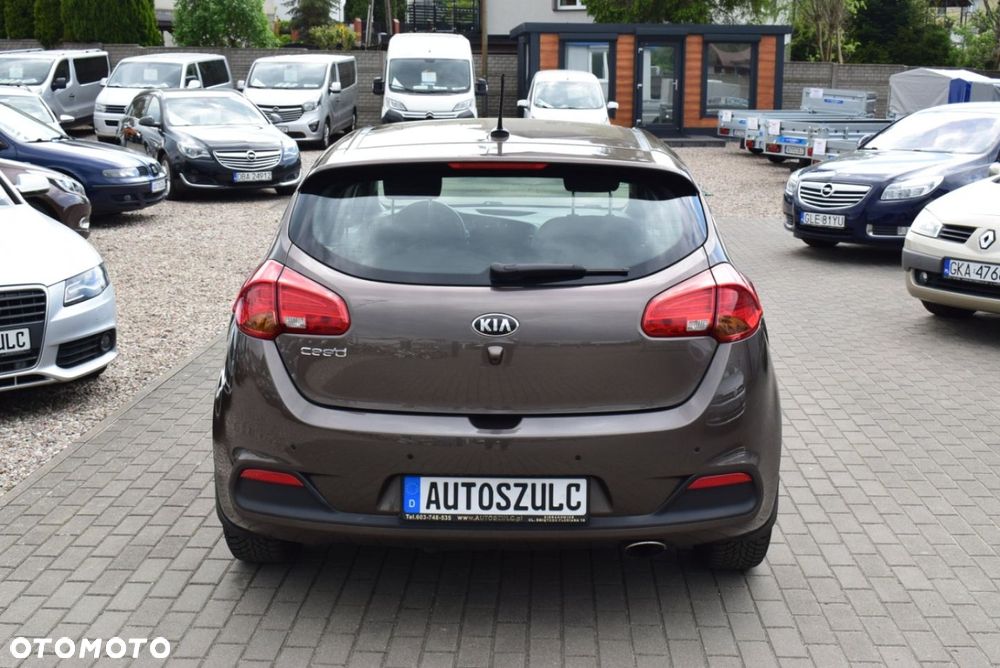 Kia Ceed - 9