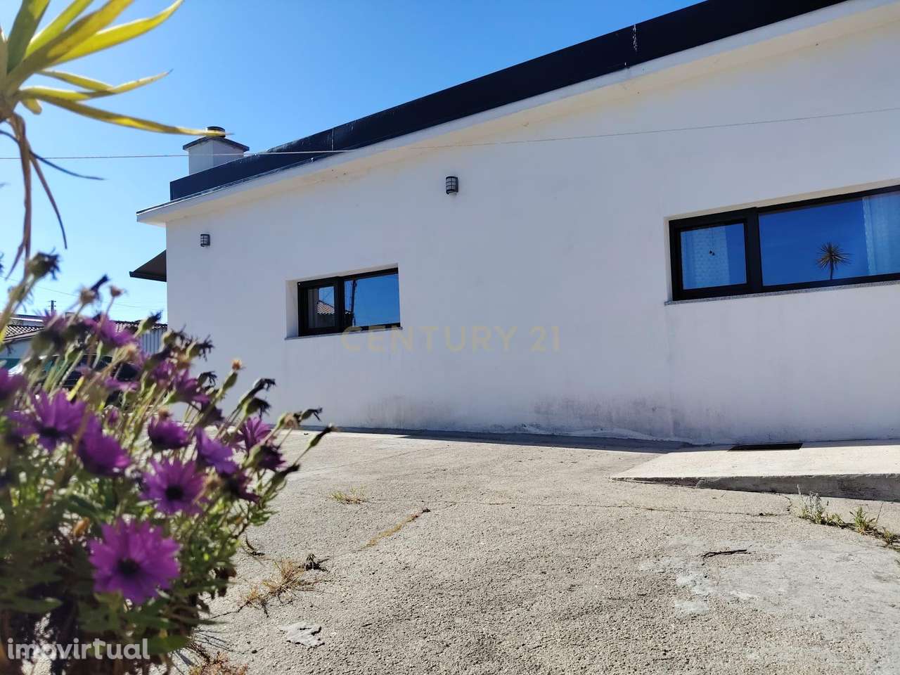 Moradia térrea T2+1 restaurada na Póvoa do Valado - Grande imagem: 3/21