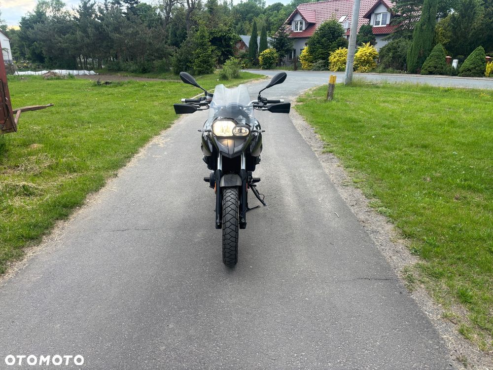 BMW F - 5