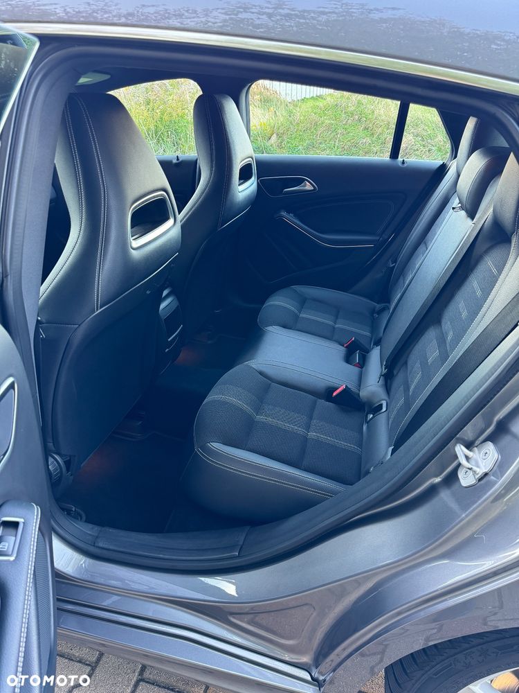 Mercedes-Benz CLA 220 (CDI) d 7G-DCT - 12