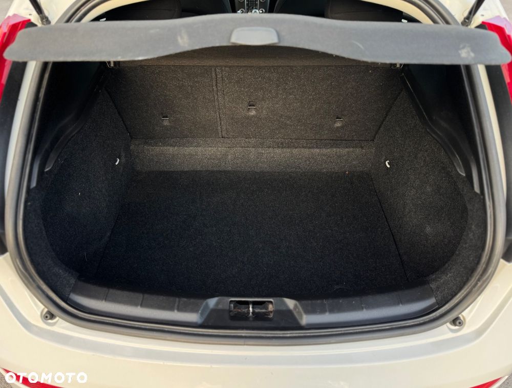 Volvo V40 D2 - 16