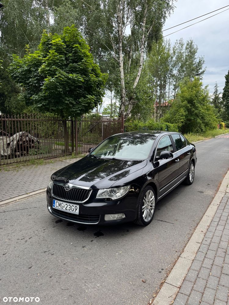 Skoda Superb 2.0 TDI Platinum DSG - 2