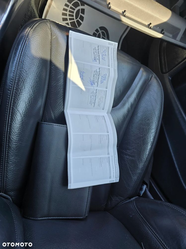 Volvo V60 D6 AWD Plug-in Hybrid R-Design Summum - 33