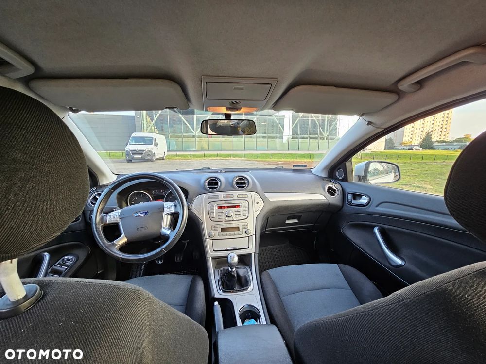 Ford Mondeo 1.8 TDCi Ambiente - 9