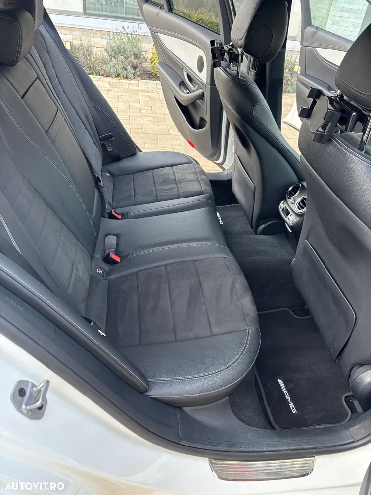 Mercedes-Benz E 220 d 4Matic T 9G-TRONIC AMG Line - 3
