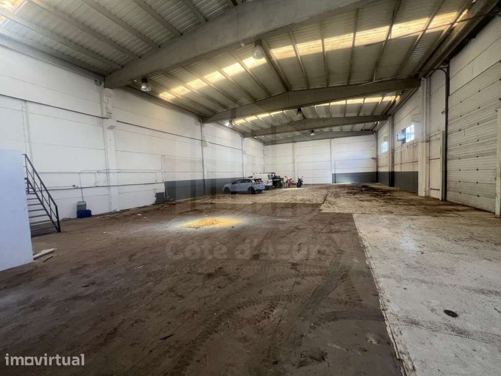 Armazém em Vila Amélia com 559 m2 - Quinta do Anjo, Palmela - Grande imagem: 3/9