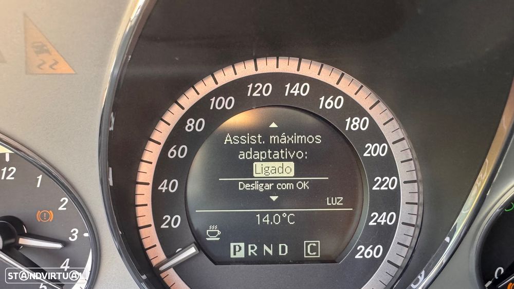 Mercedes-Benz E 250 CDi Avantgarde BlueEfficiency Auto - 11