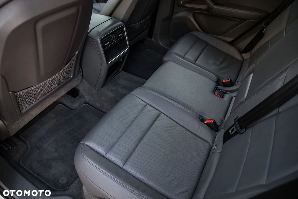 Porsche Cayenne Platinum Edition - 19