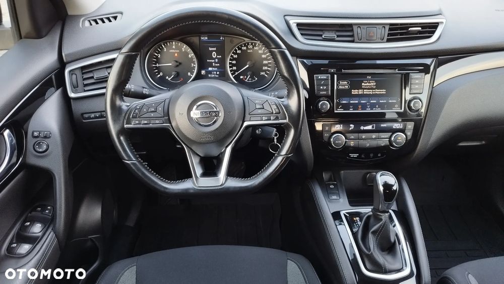 Nissan Qashqai 1.3 DIG-T N-Connecta DCT - 11