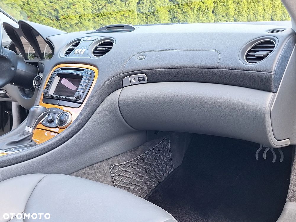 Mercedes-Benz SL 500 7G-TRONIC - 32