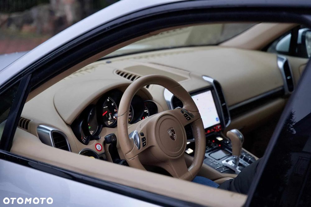 Porsche Cayenne Standard - 5