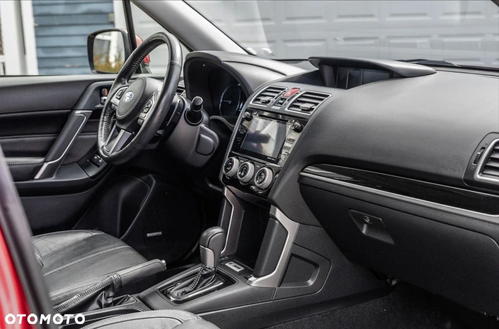 Subaru Forester 2.0 XT Platinum Lineartronic - 22