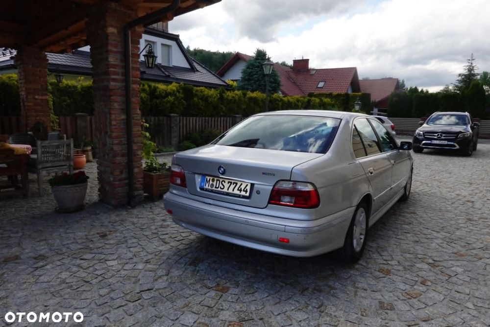 BMW Seria 5 520i Touring Edition Lifestyle - 6