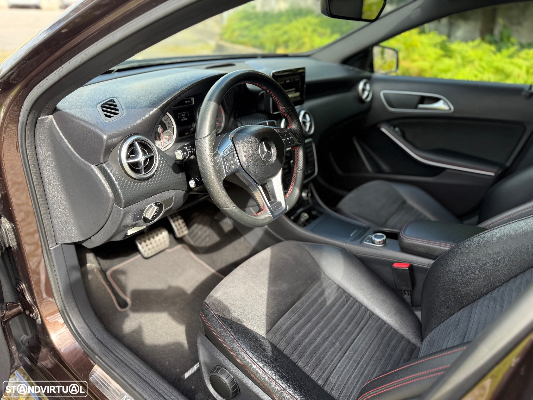 Mercedes-Benz A 200 d 7G-DCT AMG Line - 12