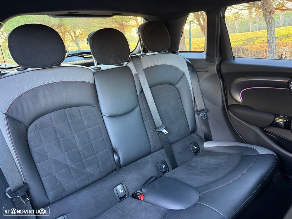 MINI 5 Portas Cooper S Premium JCW Auto - 29