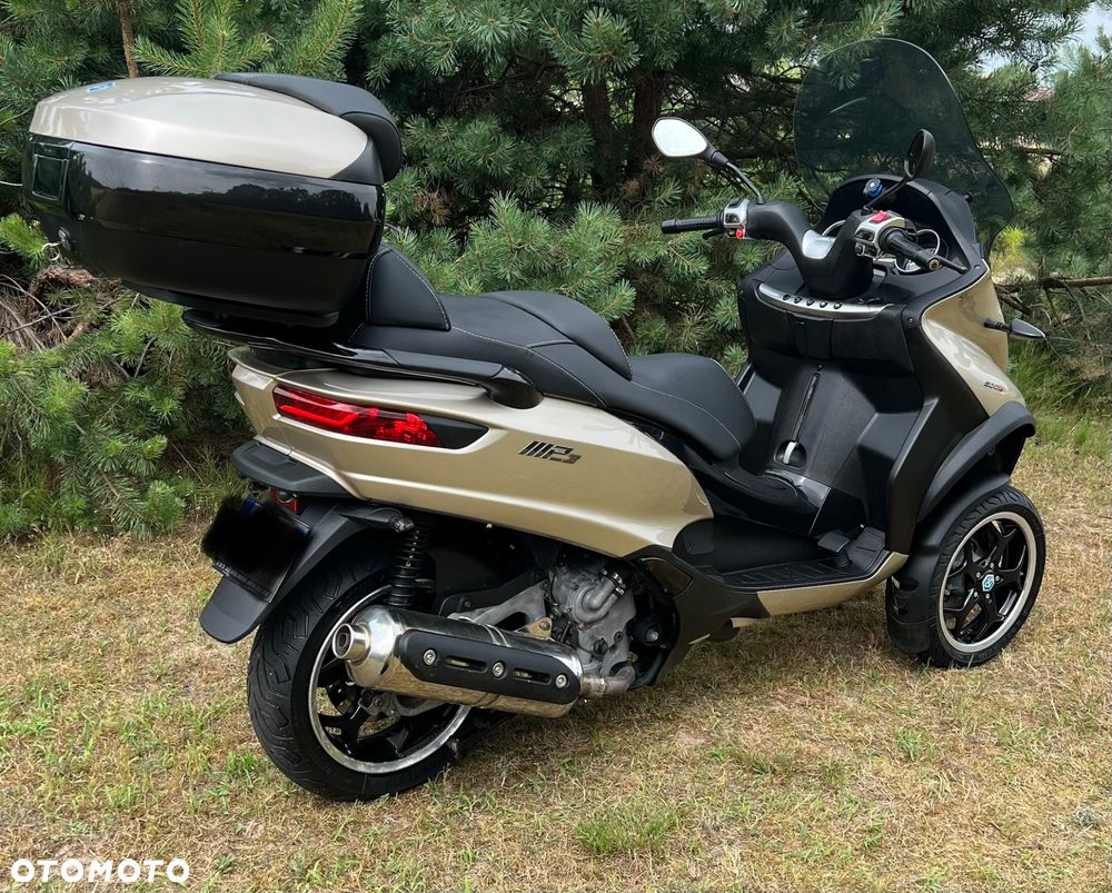 Piaggio MP-3 - 9