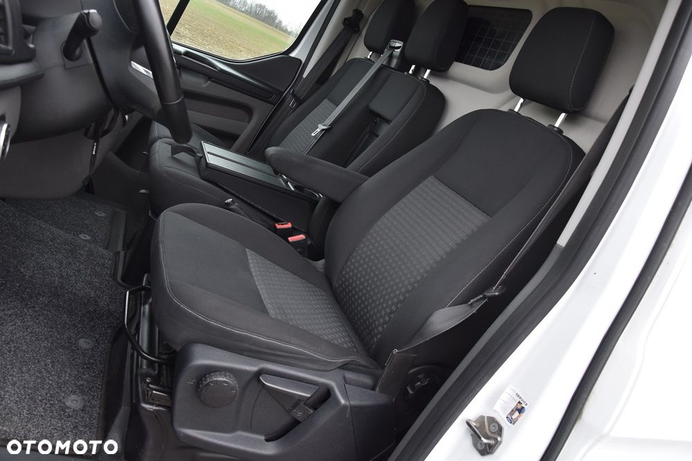 Ford TRANSIT CUSTOM 300 L2H1 - 20