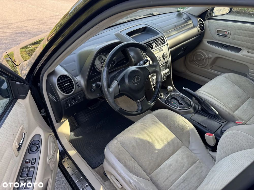 Lexus IS 200 Prestige - 15