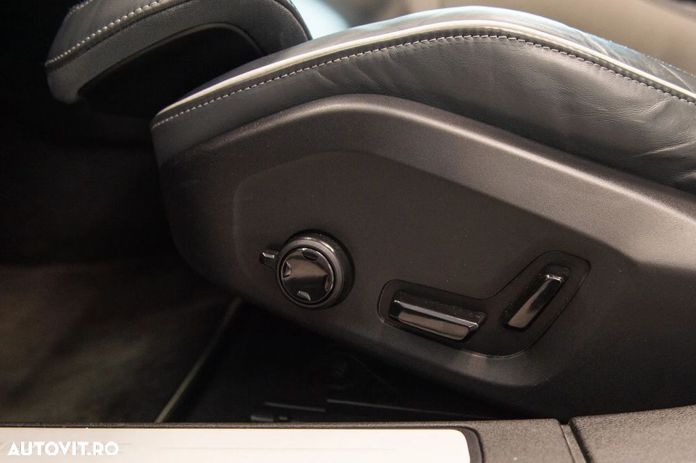 Volvo S60 T8 Recharge AWD Geartronic RDesign - 15