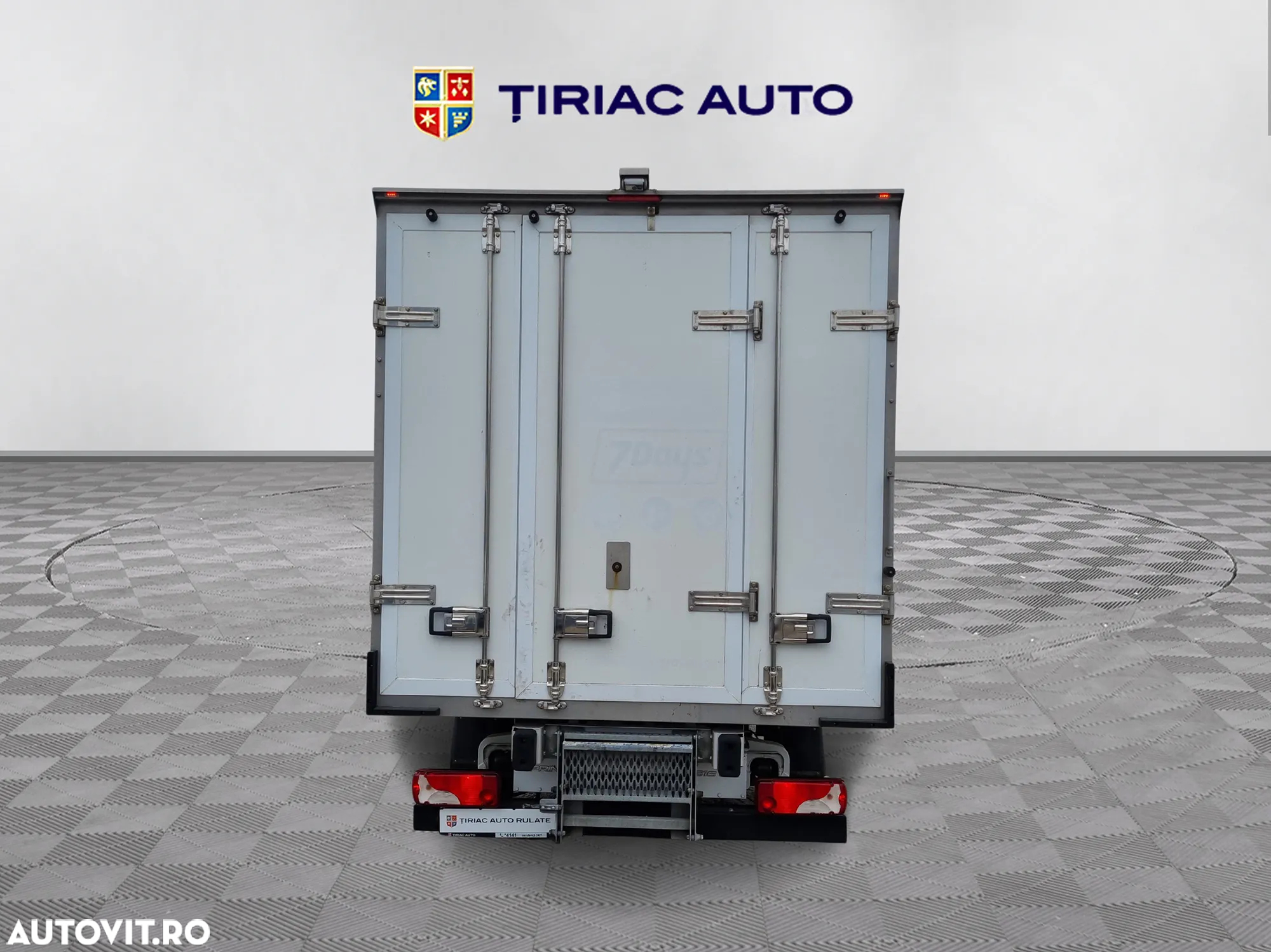 Mercedes-Benz Sprinter - 4