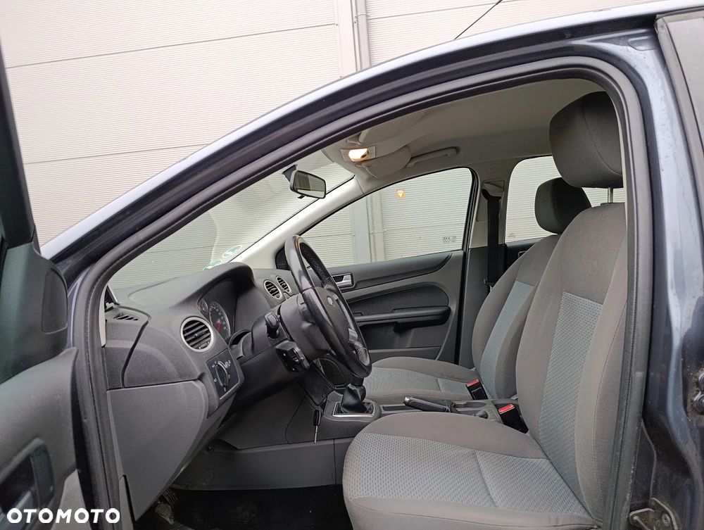 Ford Focus 1.6 16V Fun X - 13