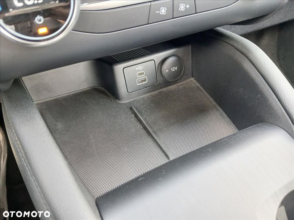 Ford Kuga 2.5 FHEV FWD Titanium - 18