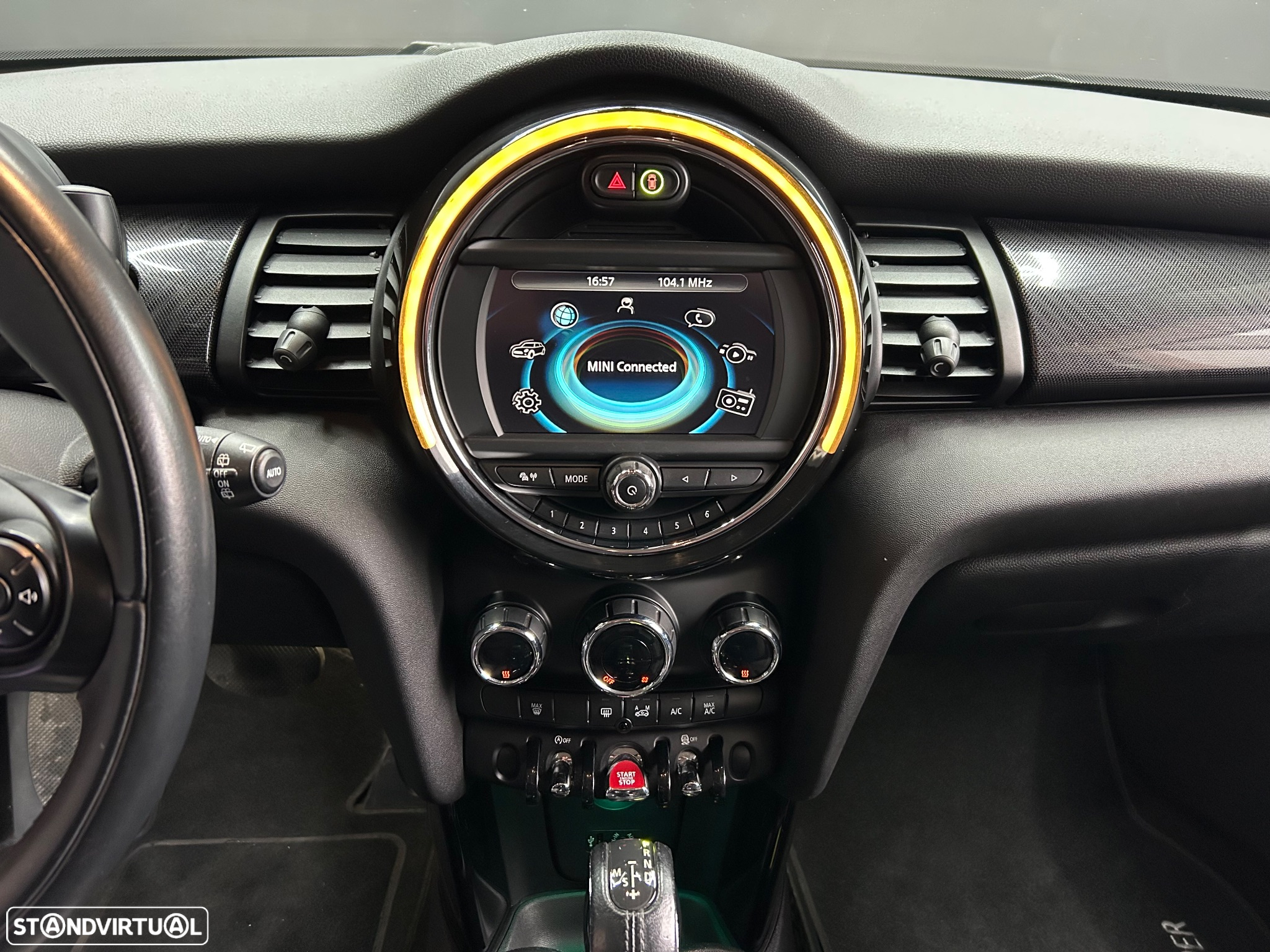 MINI 5 Portas Cooper D Auto - 11