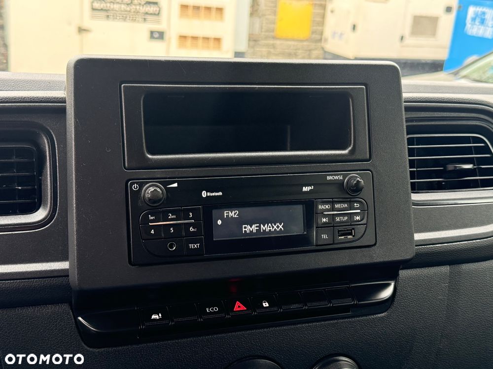 Nissan NV400 - 17