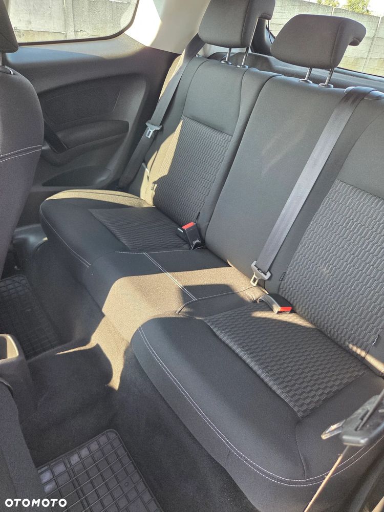 Peugeot 208 - 11