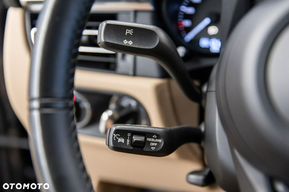 Porsche Macan T - 38