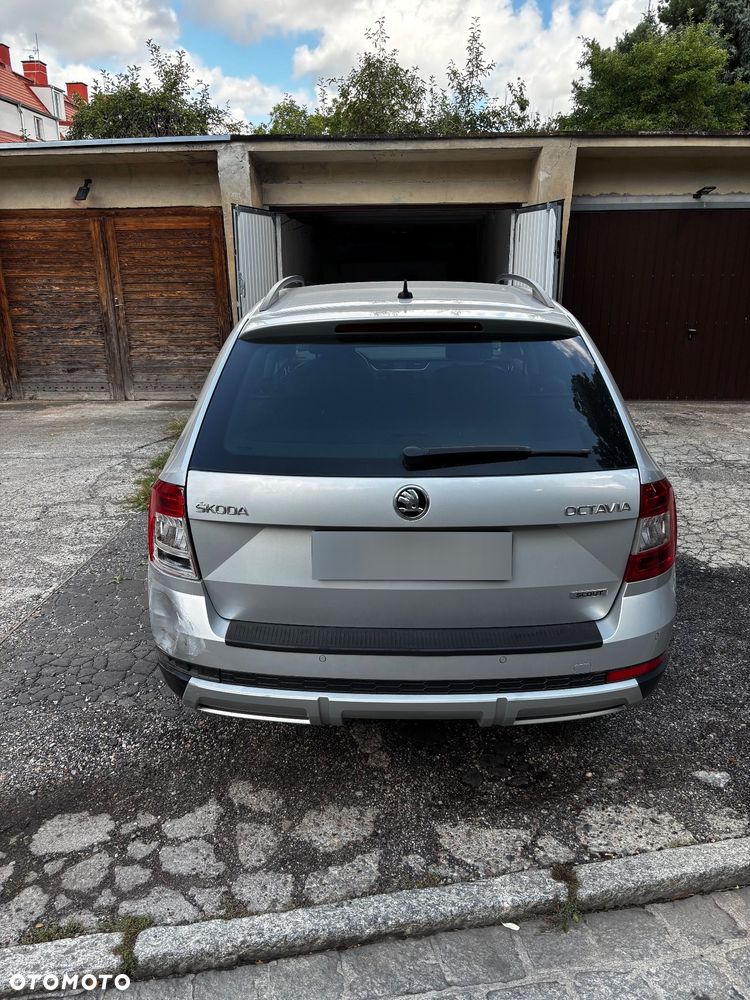 Skoda Octavia Scout 2.0 TDI 4x4 DSG - 6