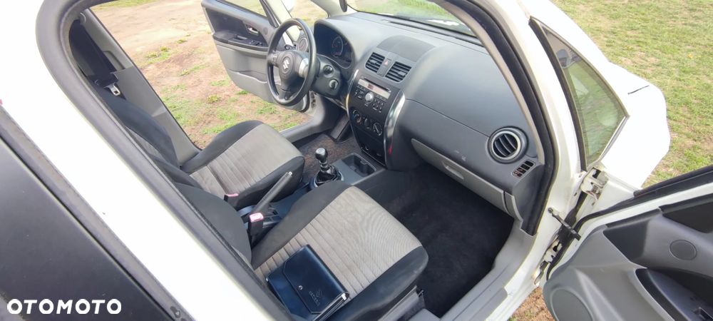 Suzuki SX4 1.6 DDiS Comfort - 13