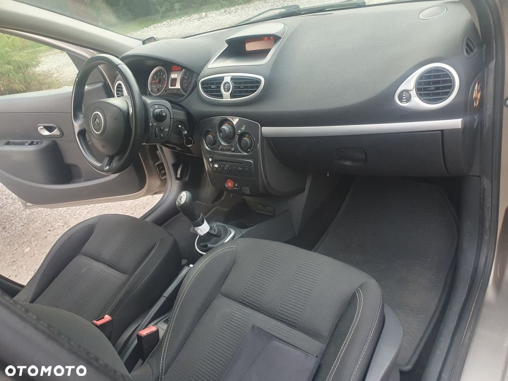 Renault Clio 1.2 16V TCE Tech Run - 9