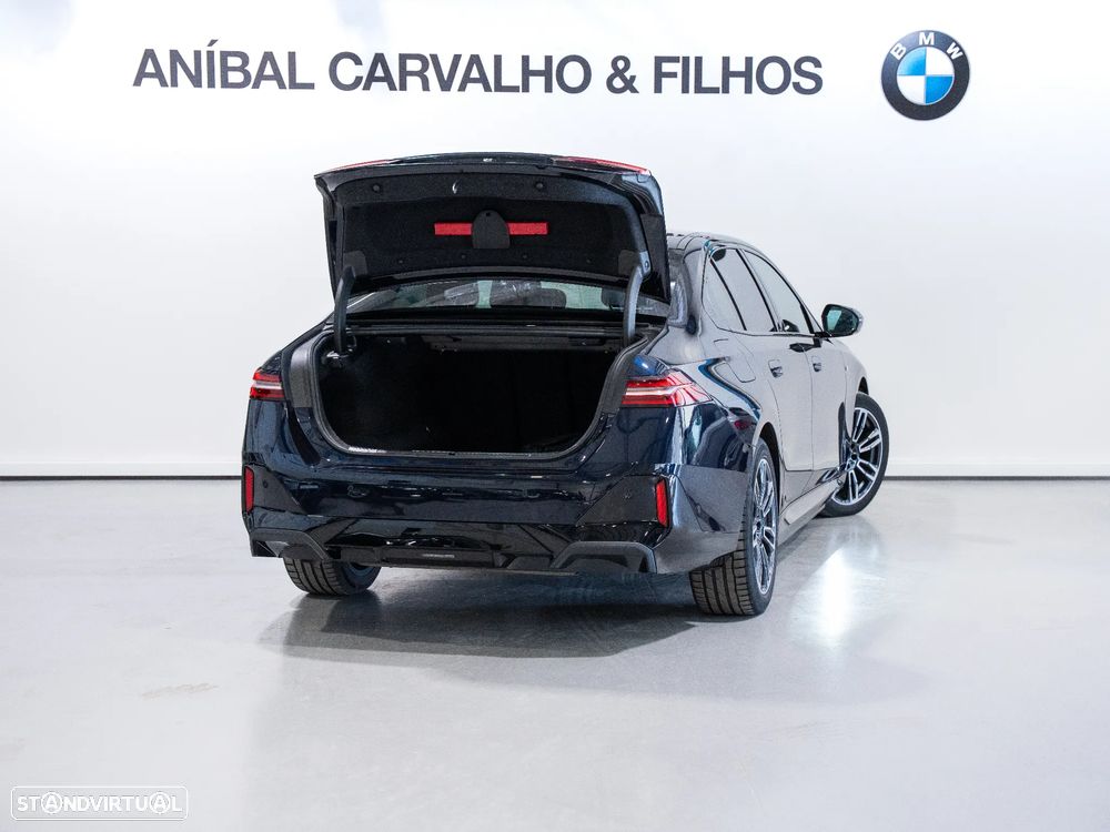 BMW 530 e Pack Desportivo M - 5