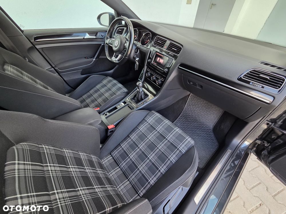 Volkswagen Golf 2.0 TDI BMT GTD - 16