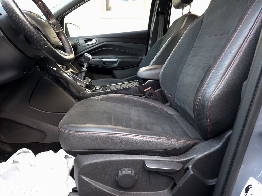 Ford Kuga 2.0 TDCi AWD ST-Line - 15