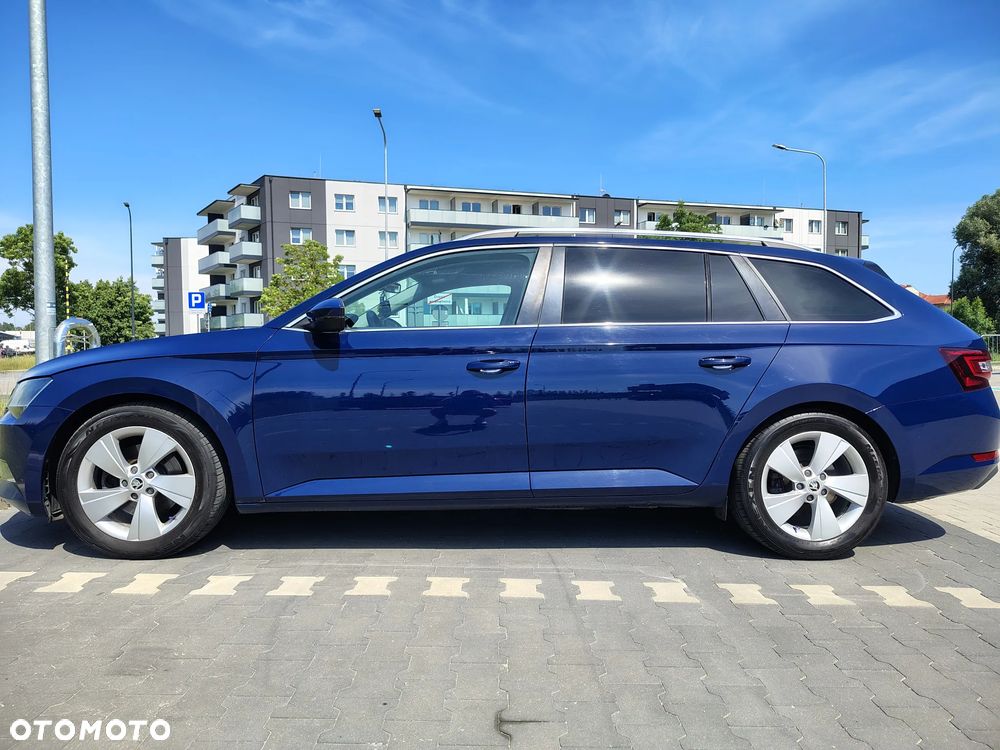 Skoda Superb 2.0 TDI Ambition DSG - 6