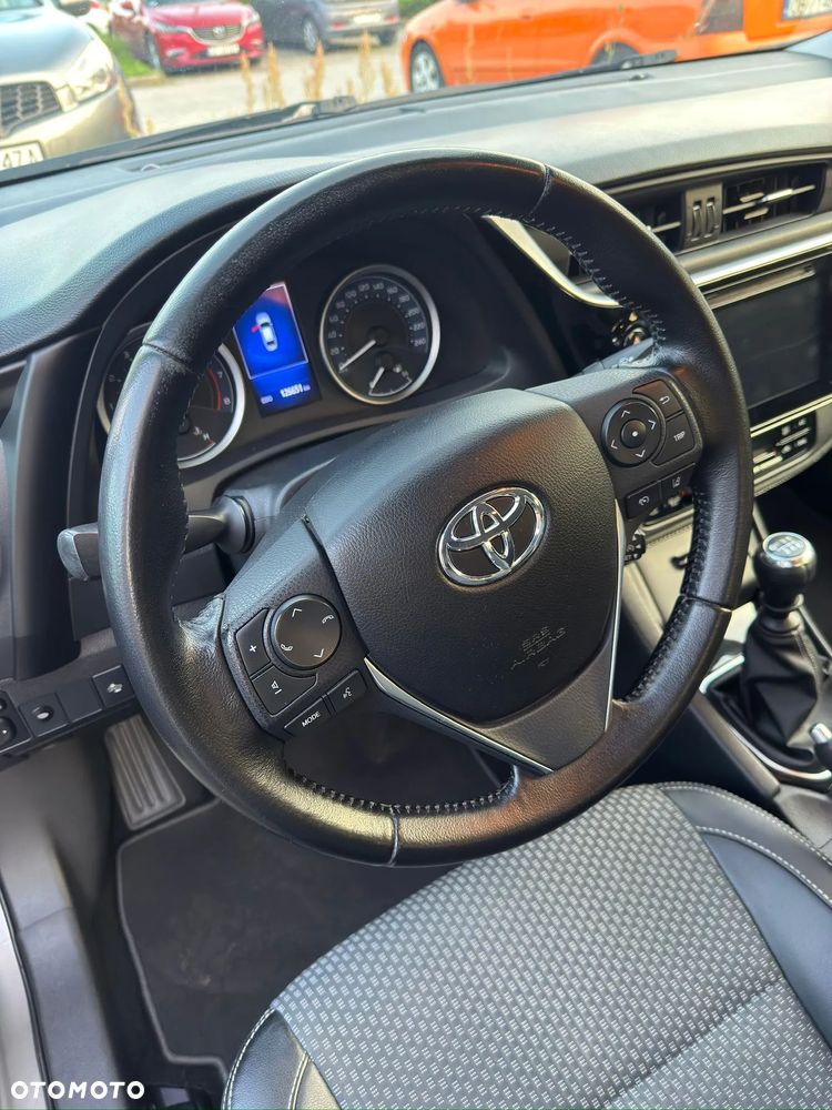 Toyota Corolla 1.6 Prestige EU6 - 27