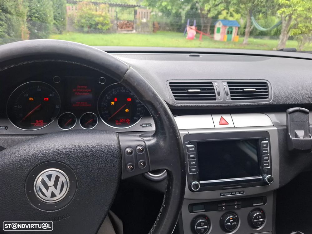 VW Passat 2.0 TDI Confortline - 12