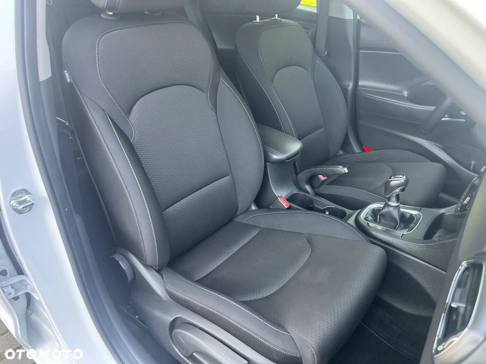 Hyundai i30 1.6 CRDi BlueDrive Premium - 18
