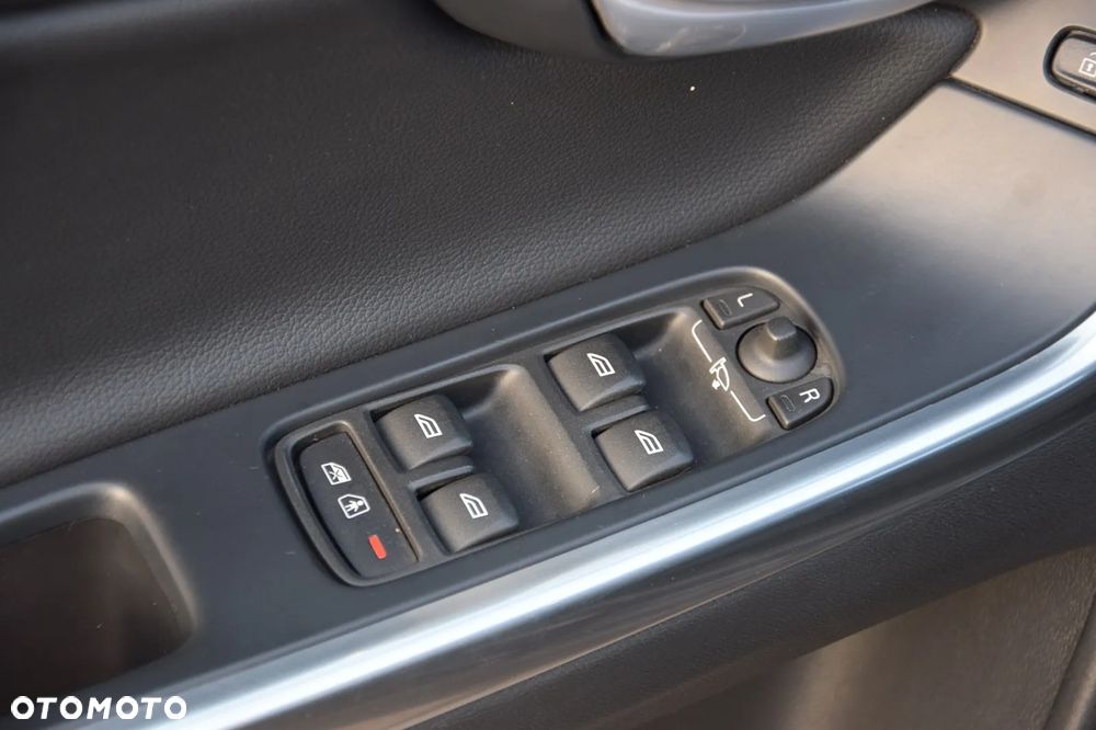 Volvo XC 60 D4 AWD Momentum - 21