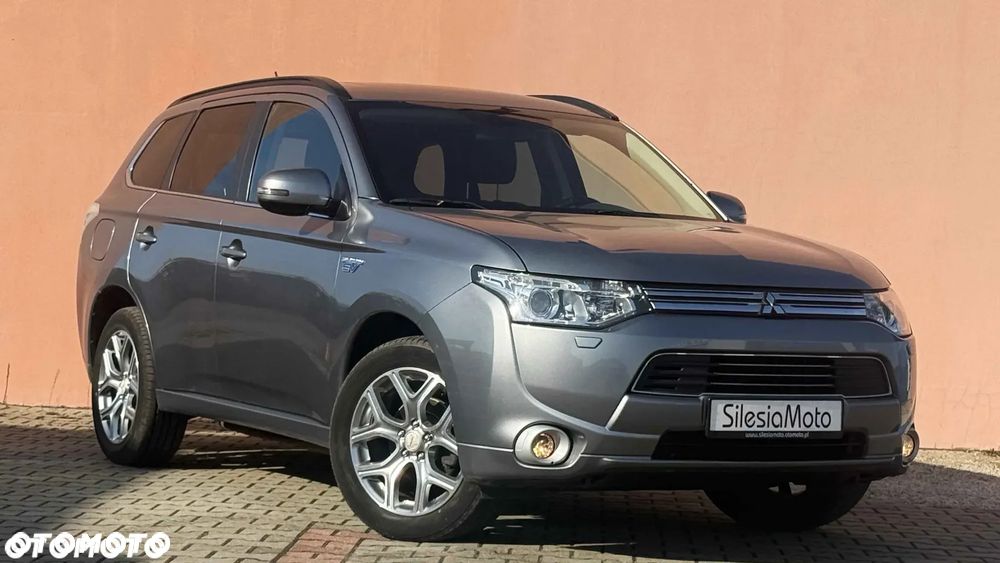 Mitsubishi Outlander - 1