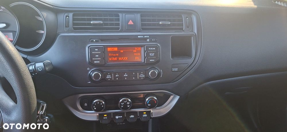 Kia Rio 1.2 Attract - 15